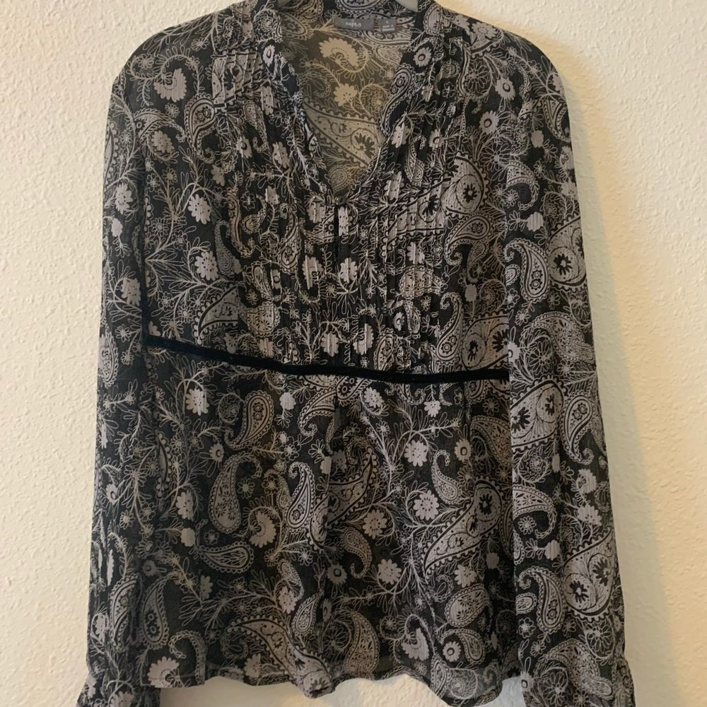 Black & White patterned blouse